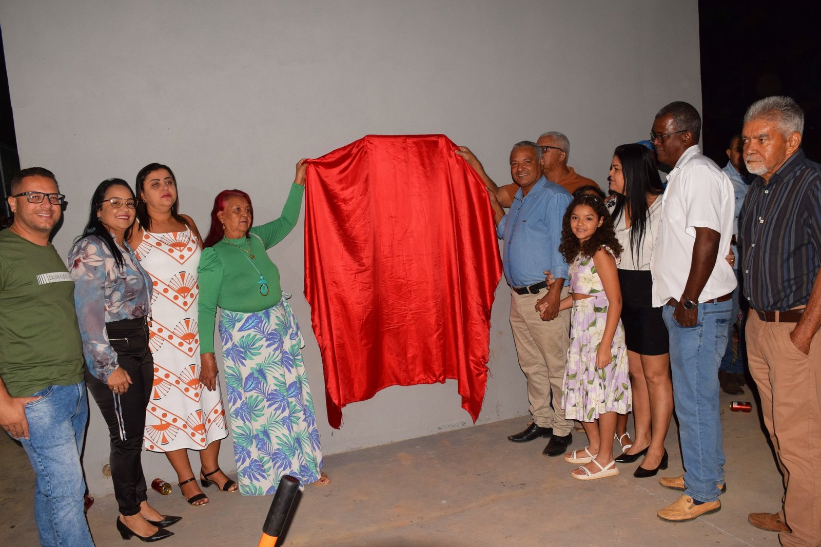 MAIS UMA OBRA É CONCLUÍDA E ENTREGUE A POPULAÇÃO, DESTA VEZ FOI A QUADRA POLIESPORTIVA DO BAIRRO CIDADE NOVA, INAUGURAÇÃO CONTOU COM UMA MULTIDÃO E GRANDE SHOW COM EDMILSON BATISTA – BAIRRO CIDADE NOVA E JOÃO COLARES ESTÃO RECEBENDO INVESTIMENTOS EM DRENAGEM E ASFALTAMENTO DA PREFEITURA DE JAÍBA