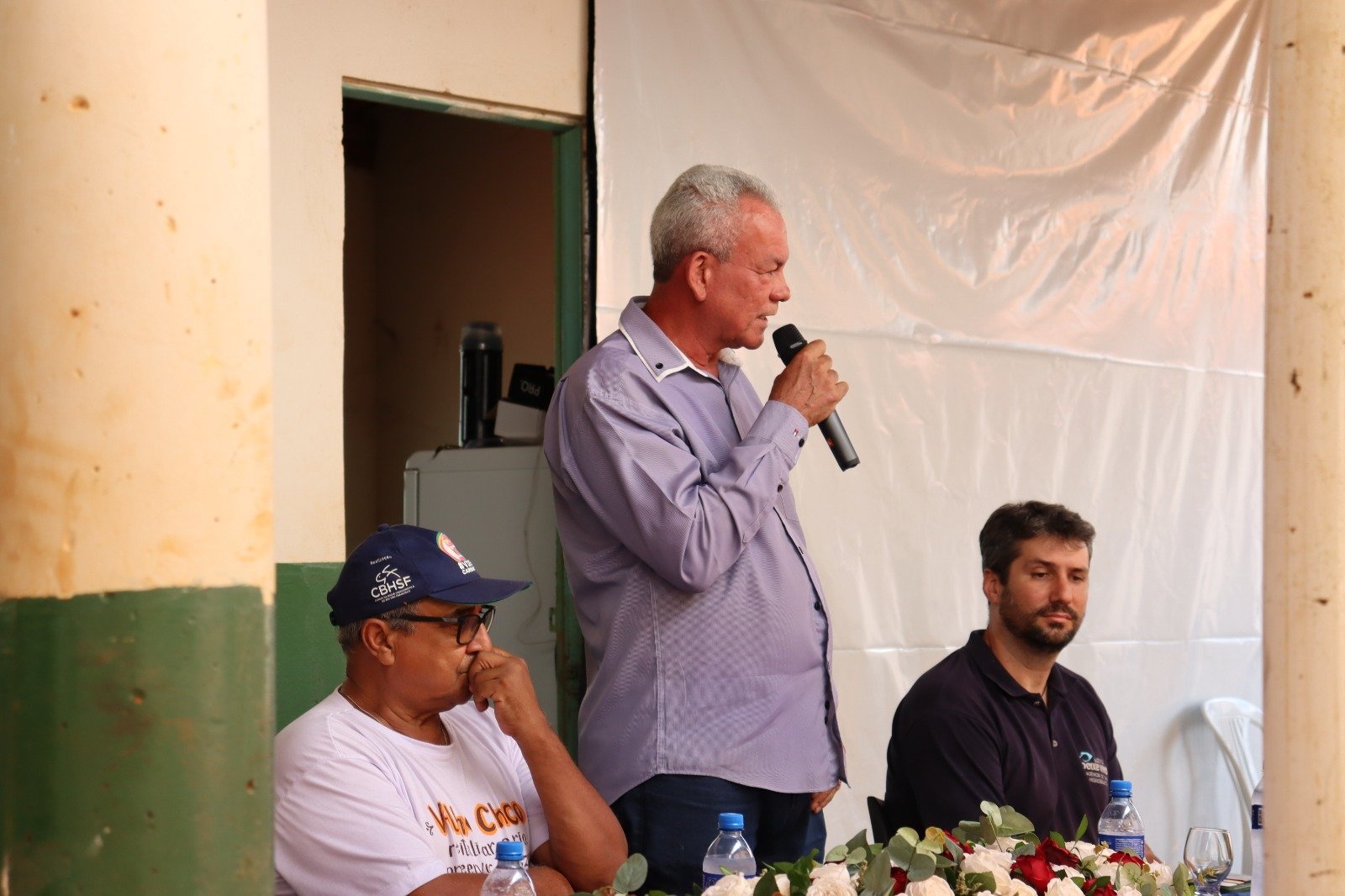 SECRETÁRIOS JUNIOR LEONIR E JALISSON COSTA PARTICIPAM NA COMUNIDADE DO TAMBORIL DA CERIMÔNIA DE INAUGURAÇÃO DA IMPLEMENTAÇÃO DE PROJETOS DE ENGENHARIA SOLUÇÕES INDIVIDUAIS DE TRATAMENTO DE EFLUENTES DOMÉSTICOS – PROJETO FOI ELABORADO PELA SECRETARIA DE MEIO AMBIENTE DA PREFEITURA DE JAÍBA CONTEMPLA 27 MORADORES DA COMUNIDADE DO TAMBORIL COM TRATAMENTO DE ESGOTO DOMÉSTICO INDIVIDUALIZADO