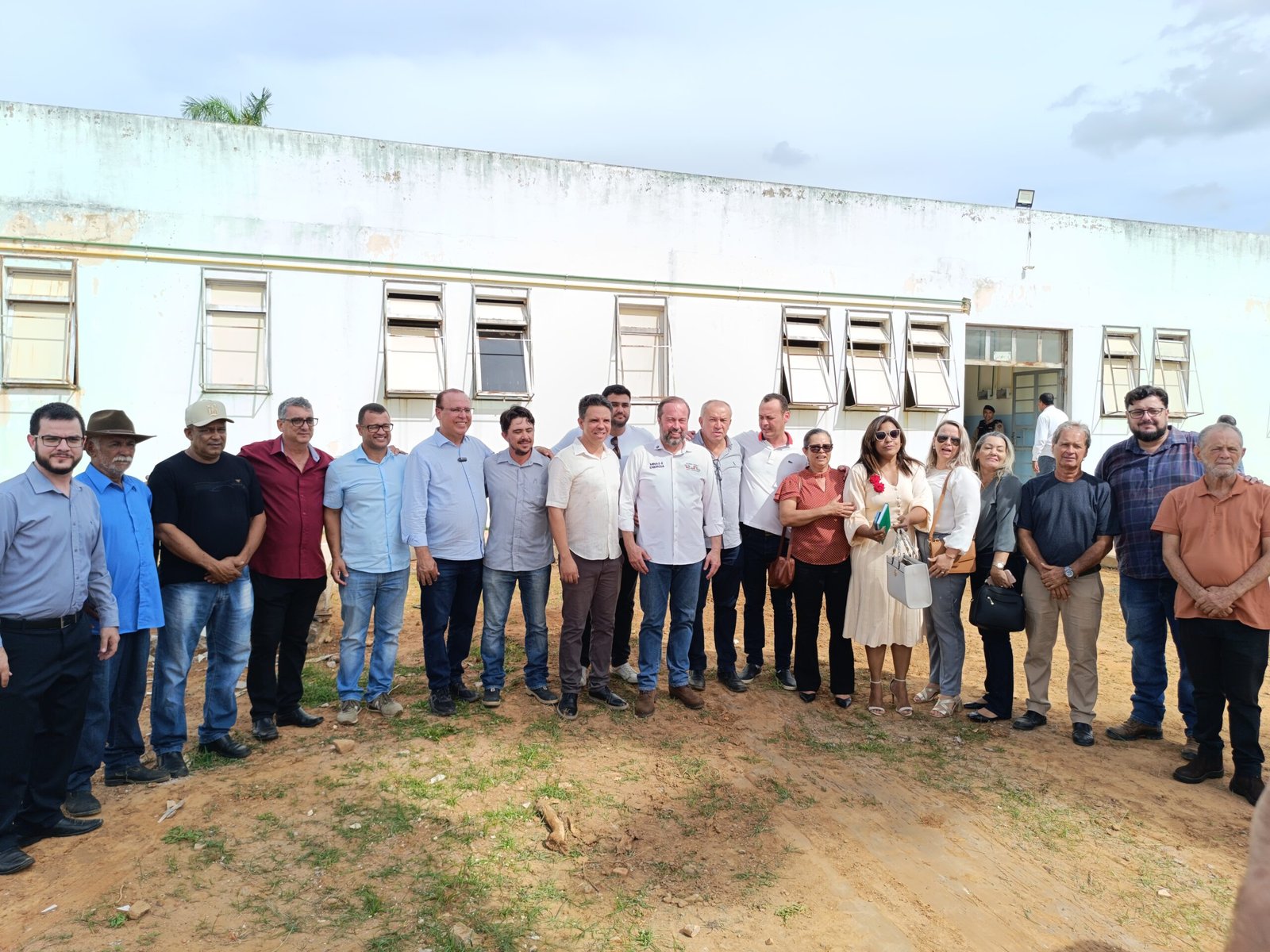 O PREFEITO JIMMY MURÇA, O VICE-PREFEITO SIDNEY SCHARMONE, VEREADORES E SECRETÁRIOS DE JAÍBA, RECEBERAM O MINISTRO DE MINAS E ENERGIA ALEXANDRE SILVEIRA, NO HOSPITAL MUNICIPAL PARA MOSTRAR A REALIDADE DA SAÚDE DO MUNICÍPIO