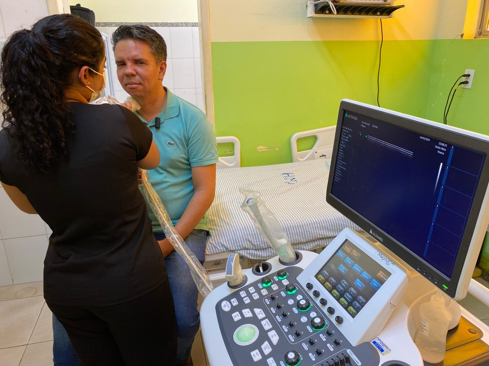 PREFEITO DE JAÍBA VISITA O HOSPITAL MUNICIPAL E ANUNCIA O FUNCIONAMENTO DO APARELHO DE ULTRASSOM EM PROL DA SAÚDE DA POPULAÇÃO