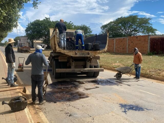 OPERAÇÃO TAPA-BURACOS É INICIADA EM JAÍBA PARA MELHORAR CONDIÇÕES DAS VIAS URBANAS